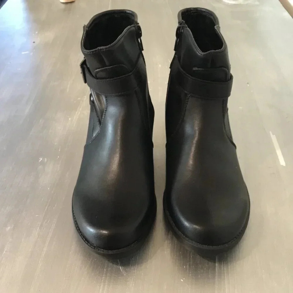 NWOT Anne klein Iflex boots  Sz 8 M